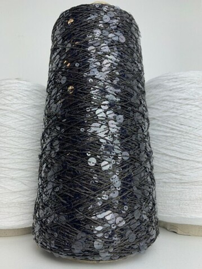 Lustrosa; крупные 6 mm и мелкие 3 mm полупрозрачные пайетки на хлопке; длина нити: около 200м/100гр; цвет нити: тёмный графит, пайетки полупрозрачные в цвет нити.