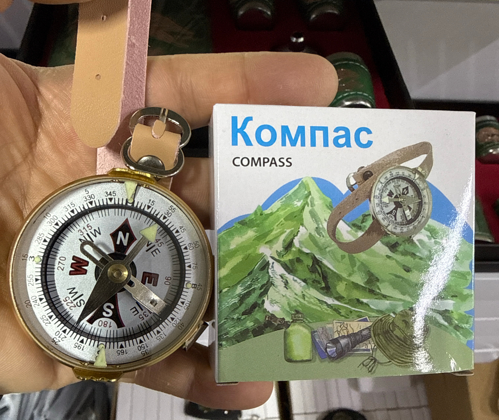 Компас с ремешком адриано