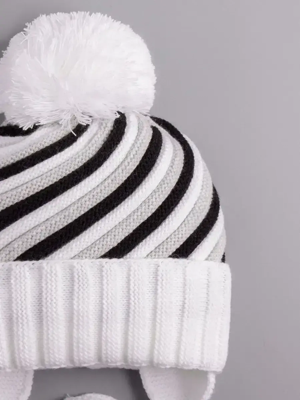 Шапка вязаная зимняя для детей