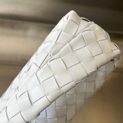 Bottega Veneta Mini Jodie 28 cm