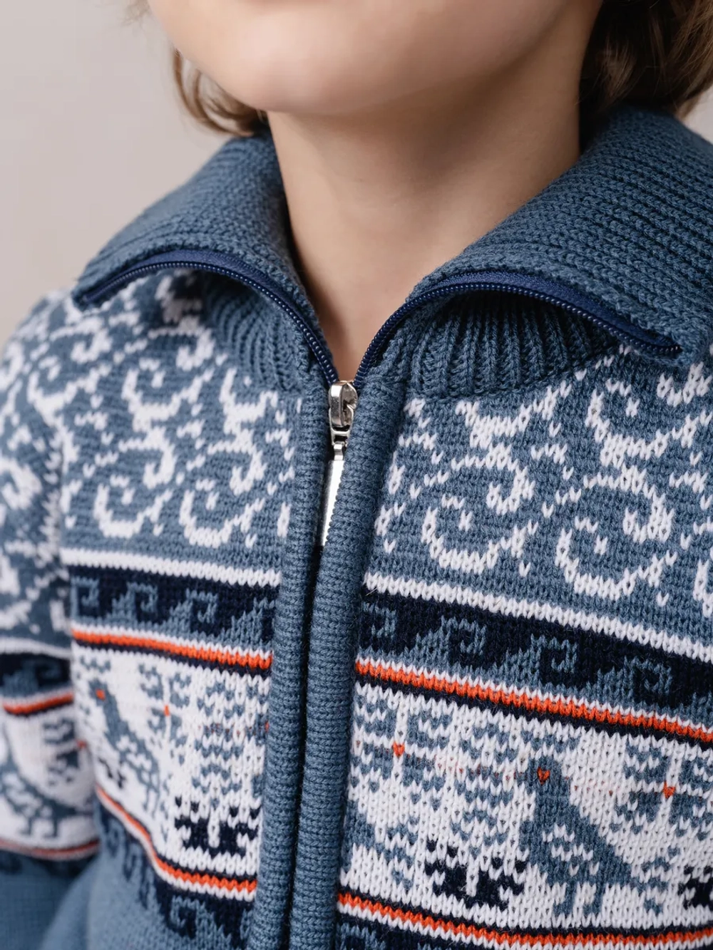 Кофта вязаная на молнии " Птичка"