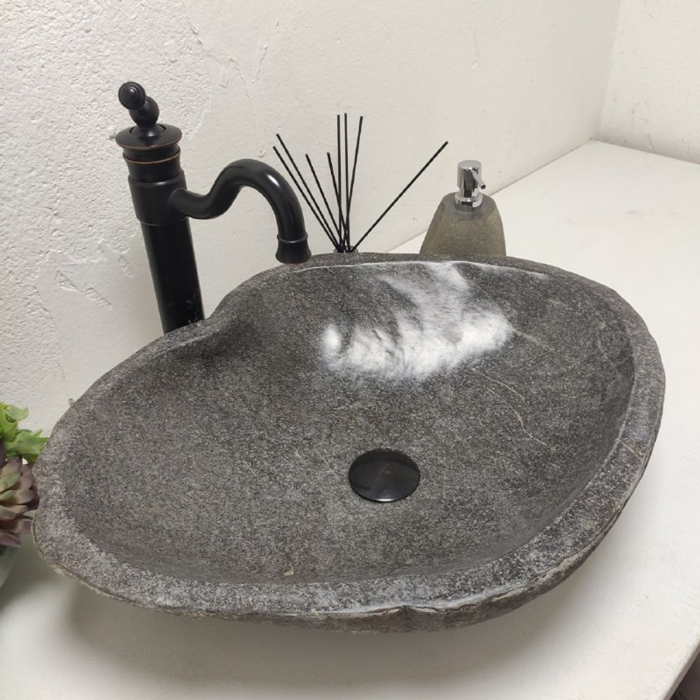 Раковина из речного камня RS01746 57*46*13 см