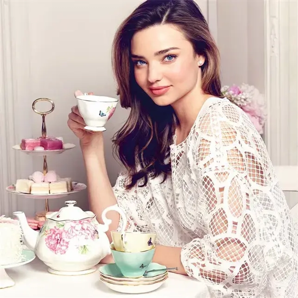 Royal Albert Трехъярусная витрина Miranda Kerr