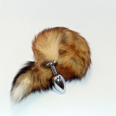 ПРОБКА МЕТАЛЛИЧЕСКАЯ С ХВОСТОМ "КОРОЛЕВСКАЯ ЛИСА" РЫЖАЯ s