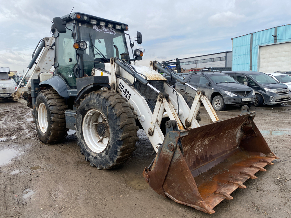 Borus BR-825 Экскаватор-погрузчик BR-825 (Дизельный, 4,8 л, 102 л.с., АТ)