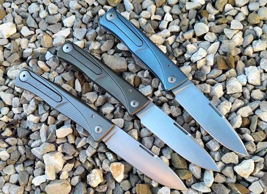 Складной нож Lion Steel "Thrill" L/TL BL c клинком из стали Böhler M390 Microclean®, рукоять титан