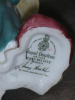 Статуэтка. Фарфор. Модница. Royal Doulton. Англия