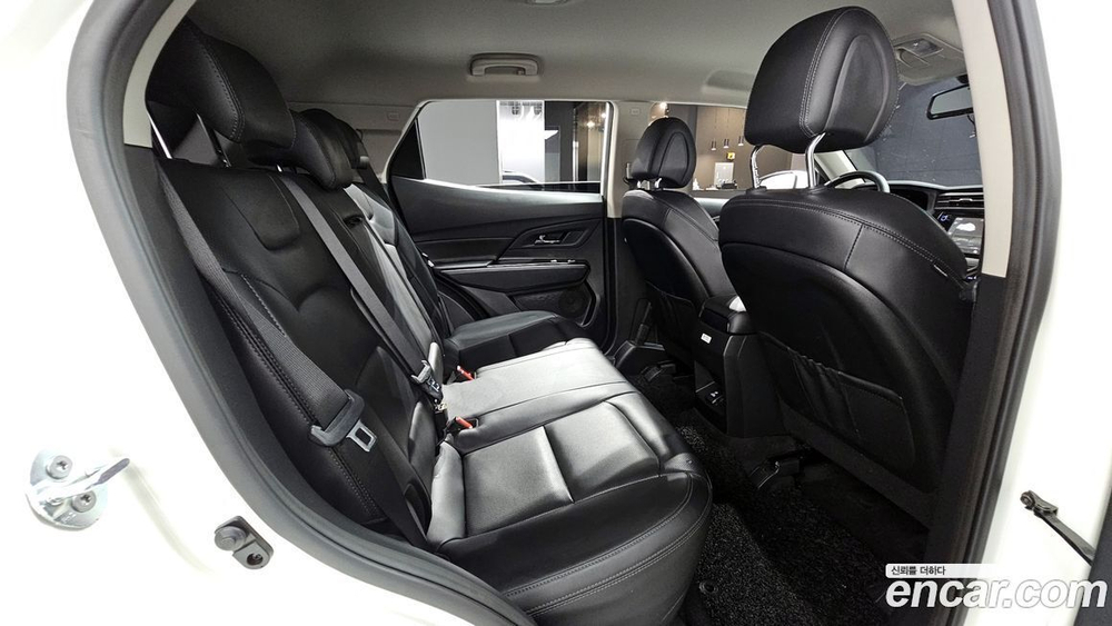 KG Mobility (Ssangyong) Beautiful Korando Бензин 1.5 2WD C7 (09.2020)