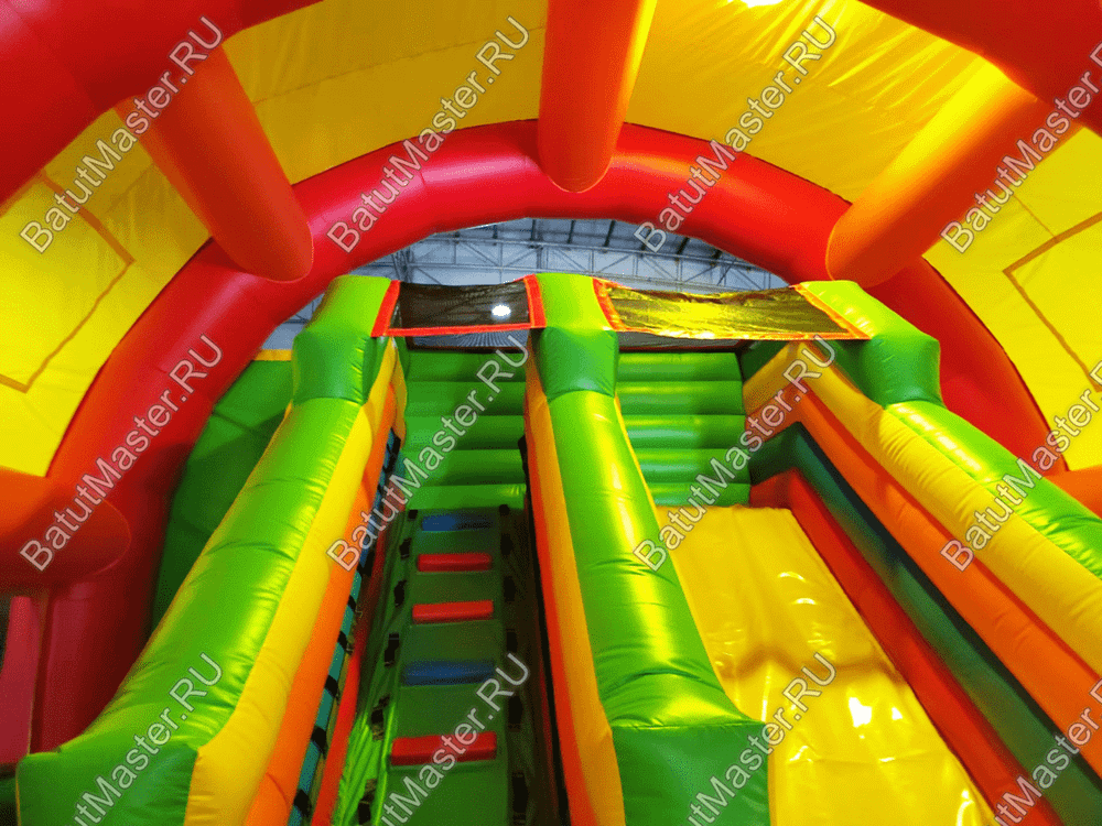 Коммерческий надувной батут "Зверята с крышей" 12*8*6 м