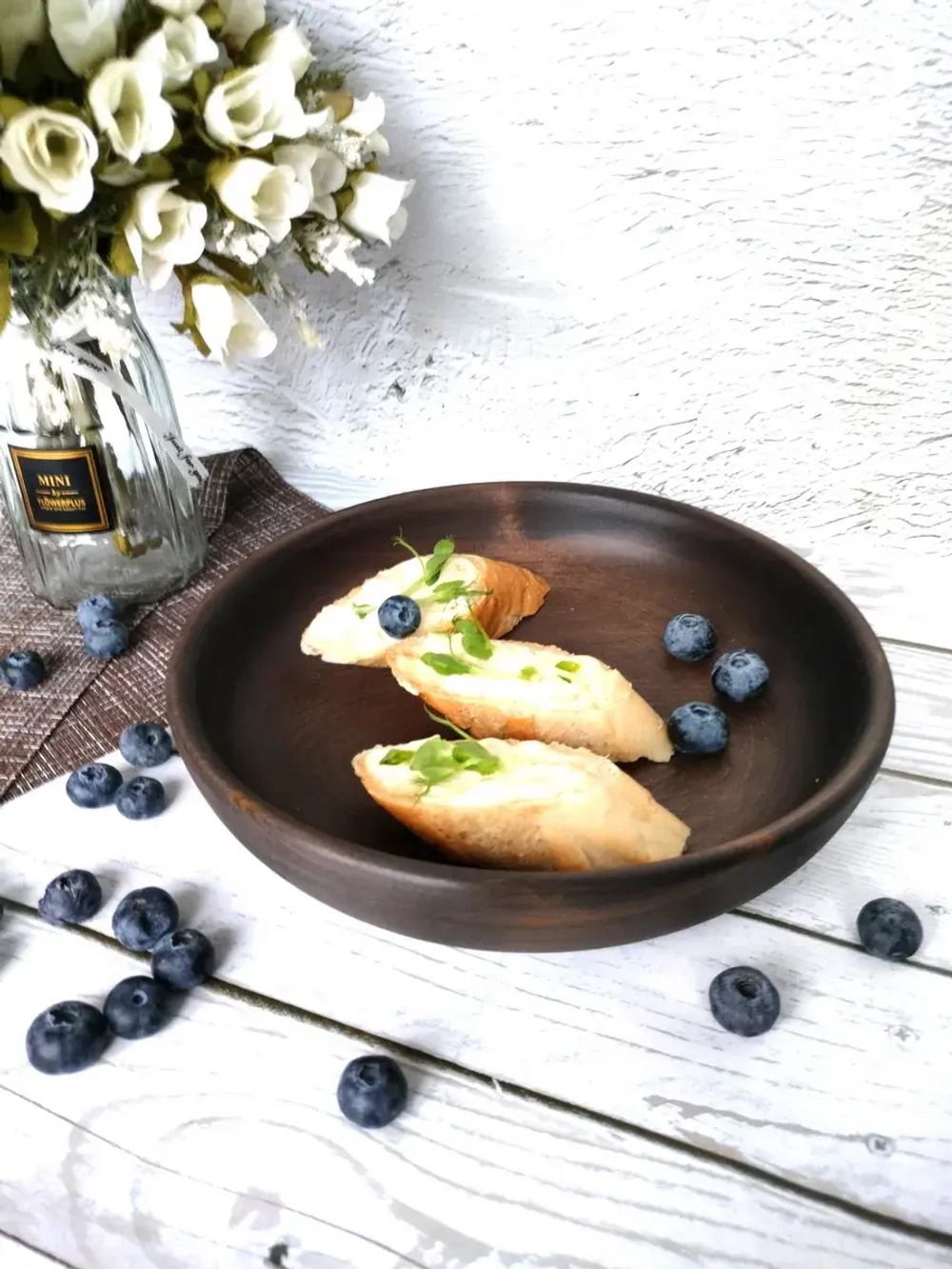 Деревянная сервировочная тарелка из кедра