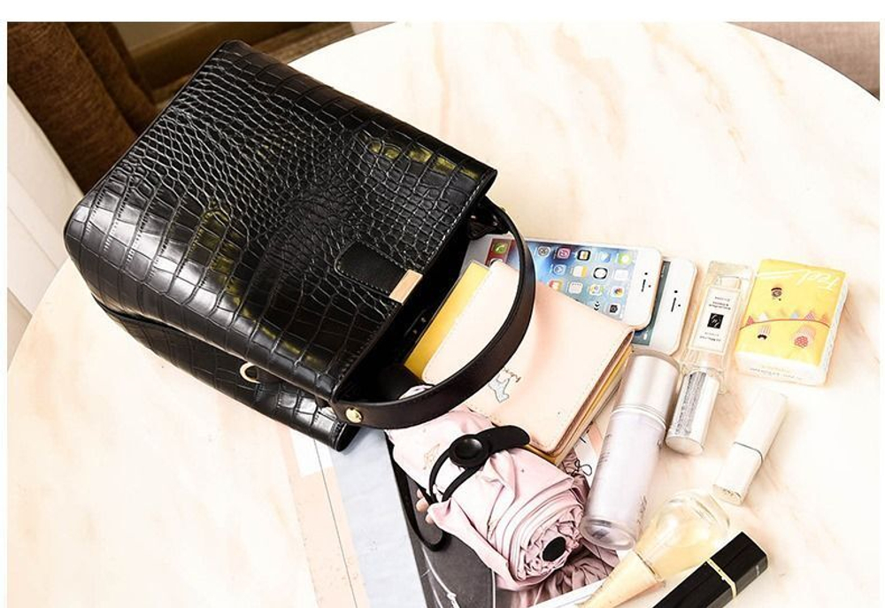 Сумка через плечо кожаная маленькая бананка КожаноFF