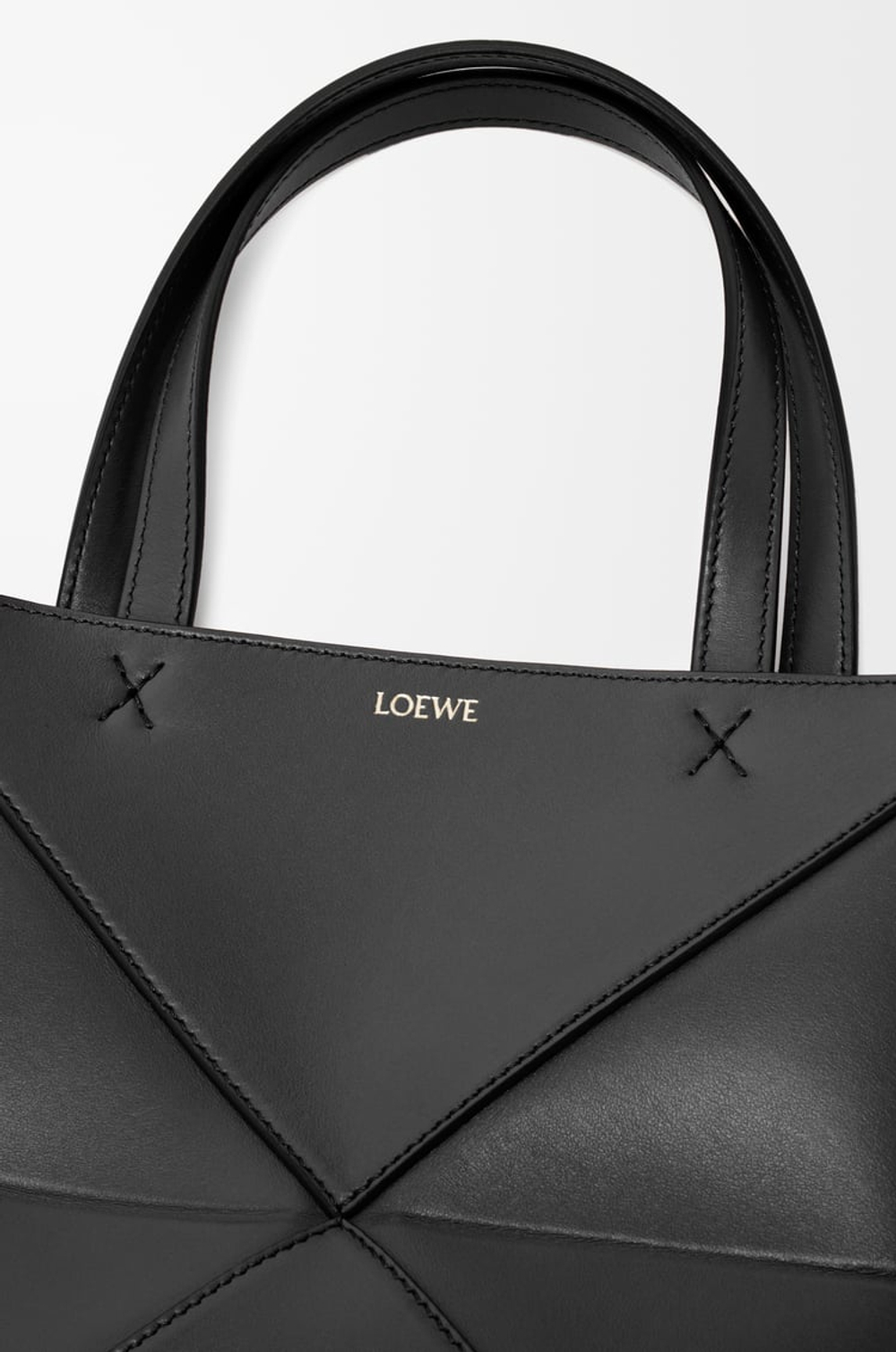 Loewe Мини-сумка Puzzle Fold из блестящей телячьей кожи, черный