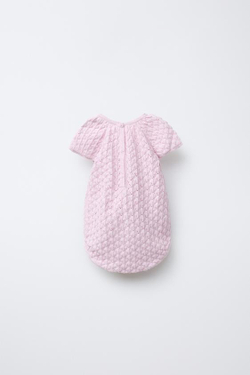 ZARA ПЕРФОРИРОВАННЫЙ ТРИКОТАЖНЫЙ КОМБИНЕЗОН, МЯГКИЙ РОЗОВЫЙ
