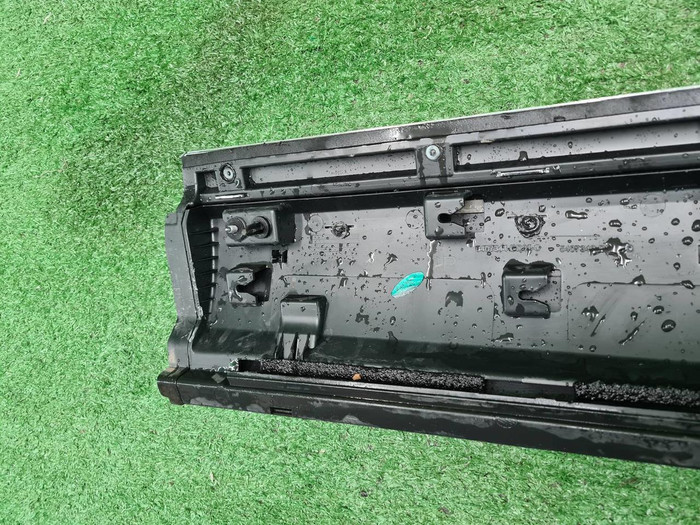 Накладка двери задняя правая Hongqi HS5 (19-нв)