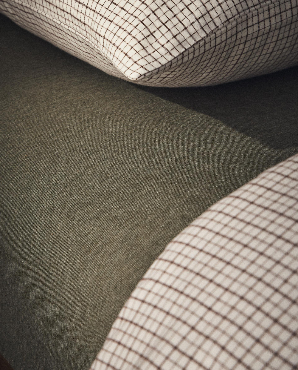 Zara Home - Простыня из модального трикотажа (140 г/м2), высота 30 см, зеленый, 160х200х30 см