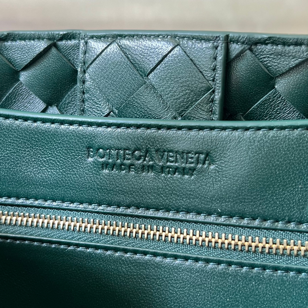 Bottega Veneta Medium Andiamo 32 cm