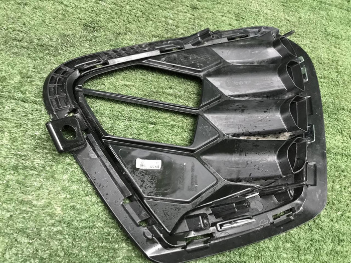 Накладка ПТФ левая Hyundai Custo (2021-н.в.)