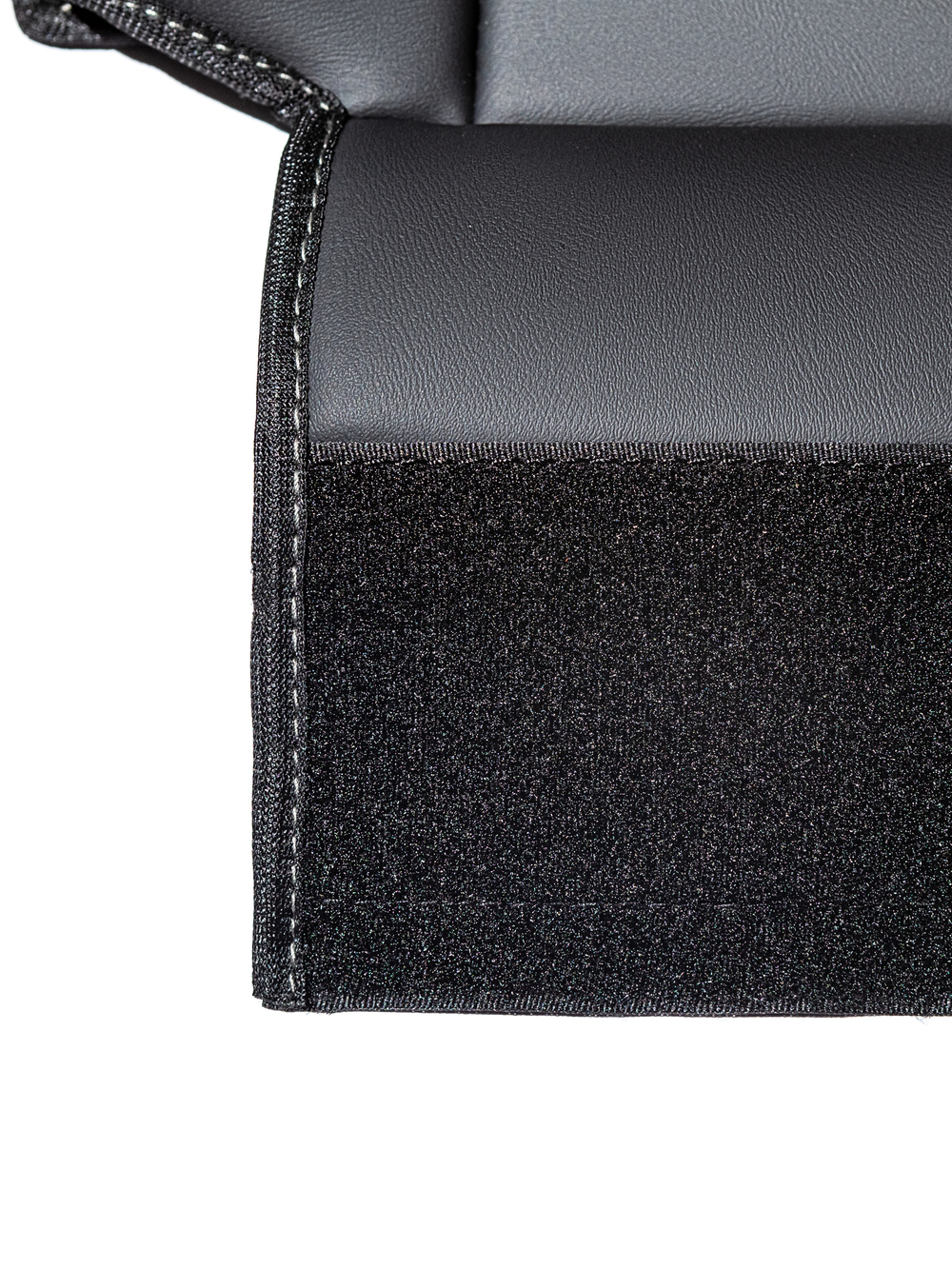 Чехлы Люкс Daf XF-105 c 2012 года (экокожа, черный, серая вставка)