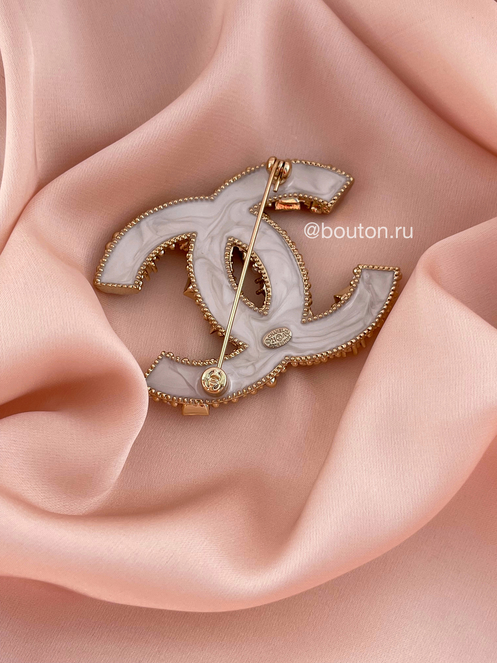 Брошь Шан. золото жемчуг крупные стразы