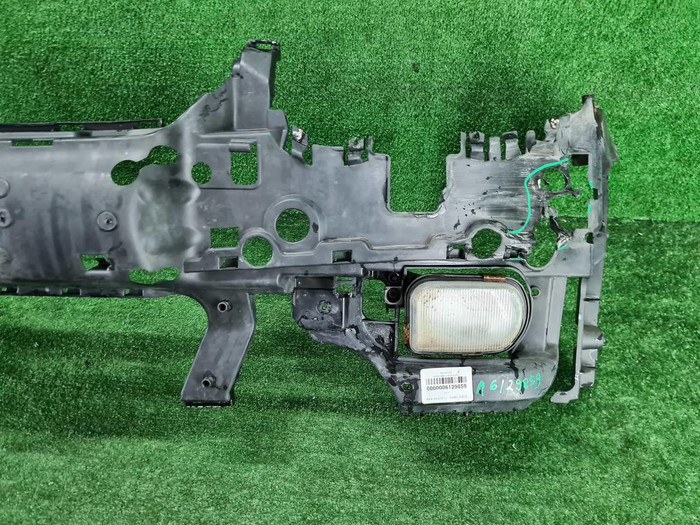 Кронштейн переднего бампера Mercedes C w203 (2000-2008)