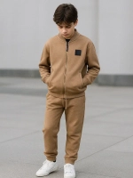 Бежевый спортивный костюм для мальчика в школу