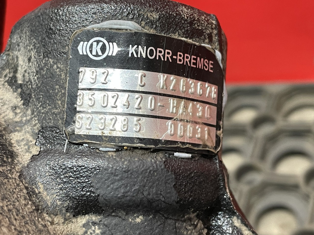 Суппорт задний левый 2023г