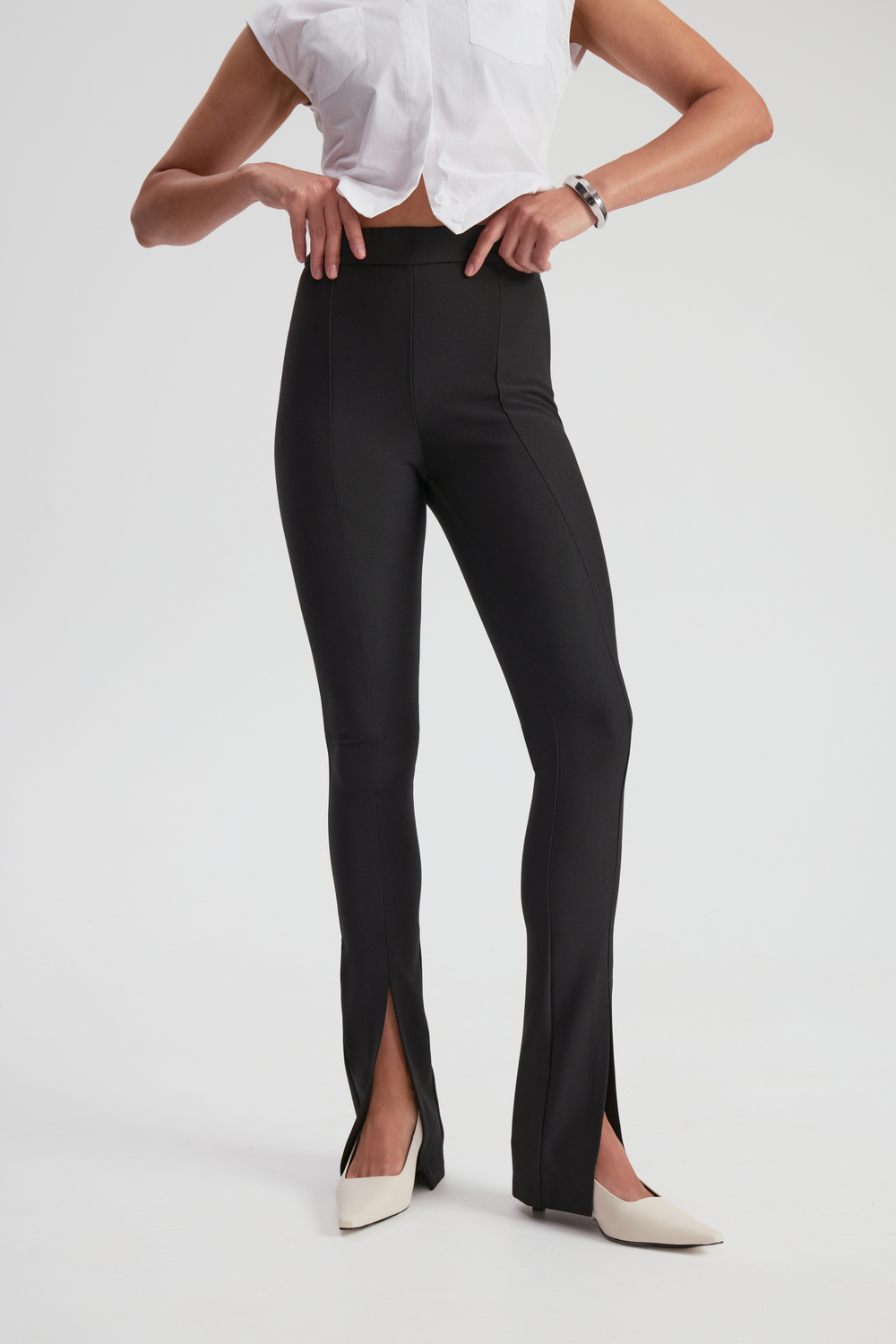 Брюки скинни черные с разрезами