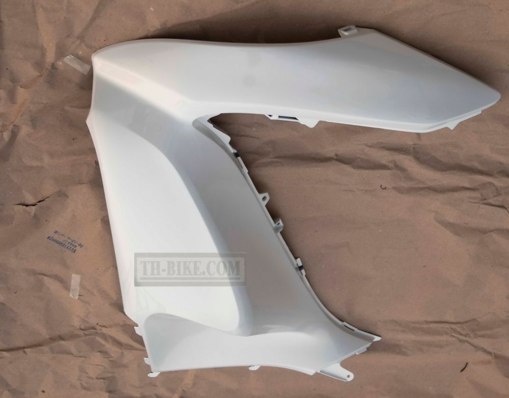64502-KWN-902ZB. COVER, L. FR. *NHA87P*. White. Honda PCX. (NHA87P PEARL HIMALAYAS WHITE)