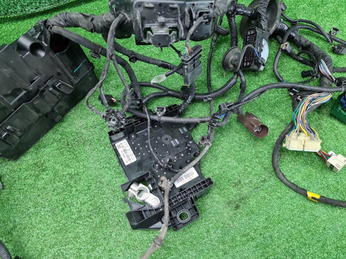 Проводка моторного отсека Geely Monjaro (21-нв)