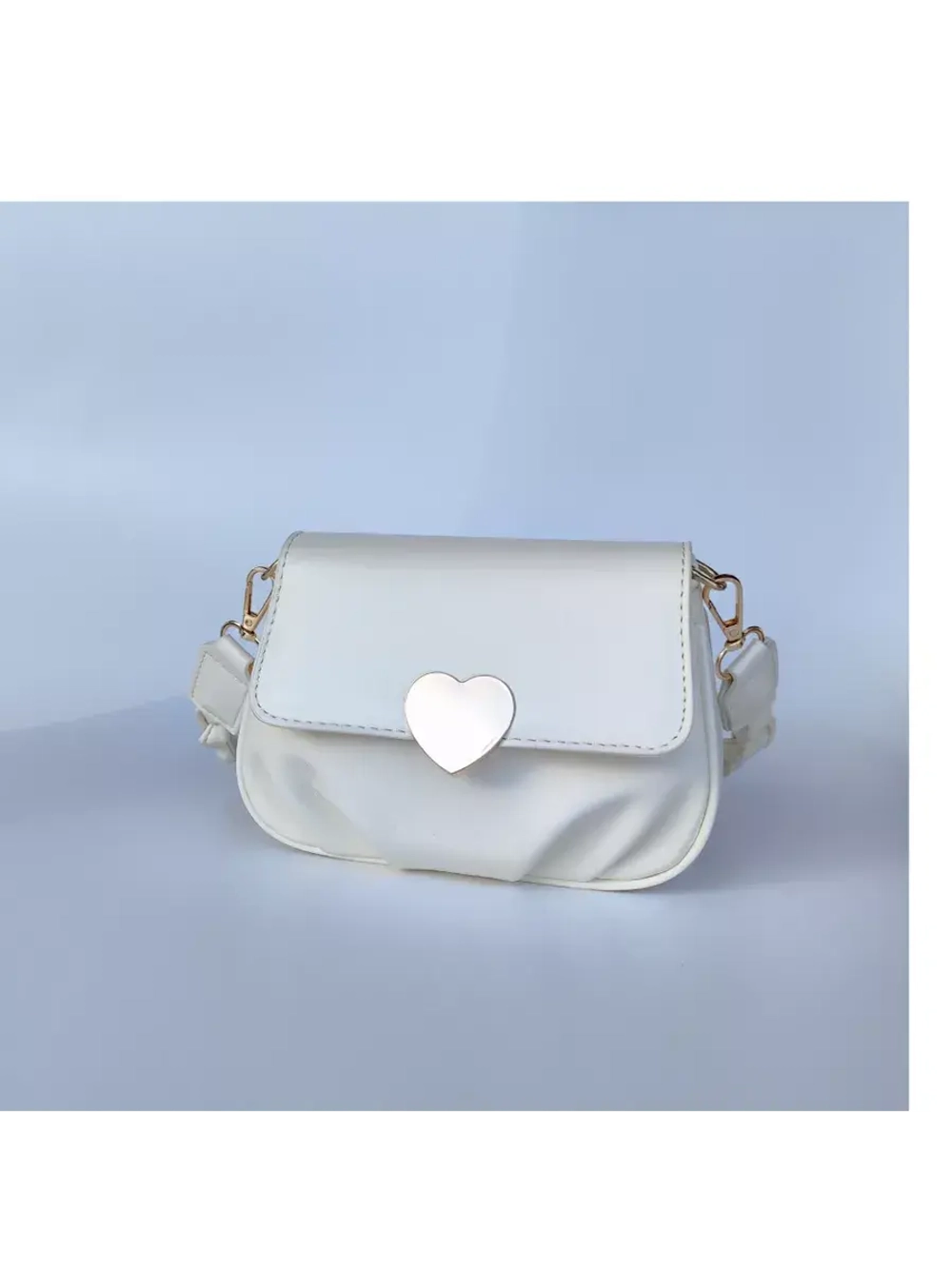 Сумка через плечо маленькая.