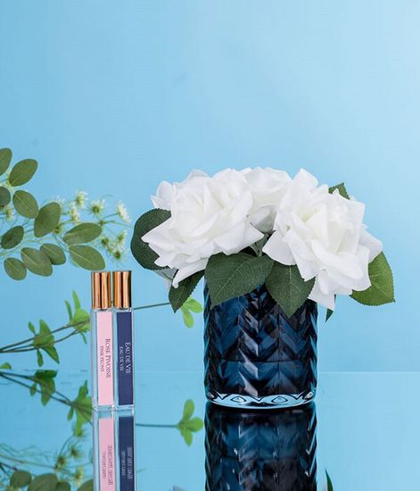 Букет белых роз в вазе "ёлочка", Cote Noire