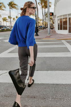 ZARA СВИТЕР С ШИРОКИМИ РУКАВАМИ, ЯРКО-СИНИЙ