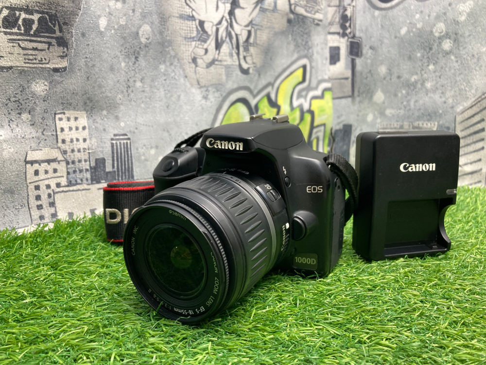 Canon 1000D kit 18-55mm 3.5-5.6 II 26.000 кадров