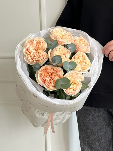 Моно букет из пионовидной розы в персиковом оттенке