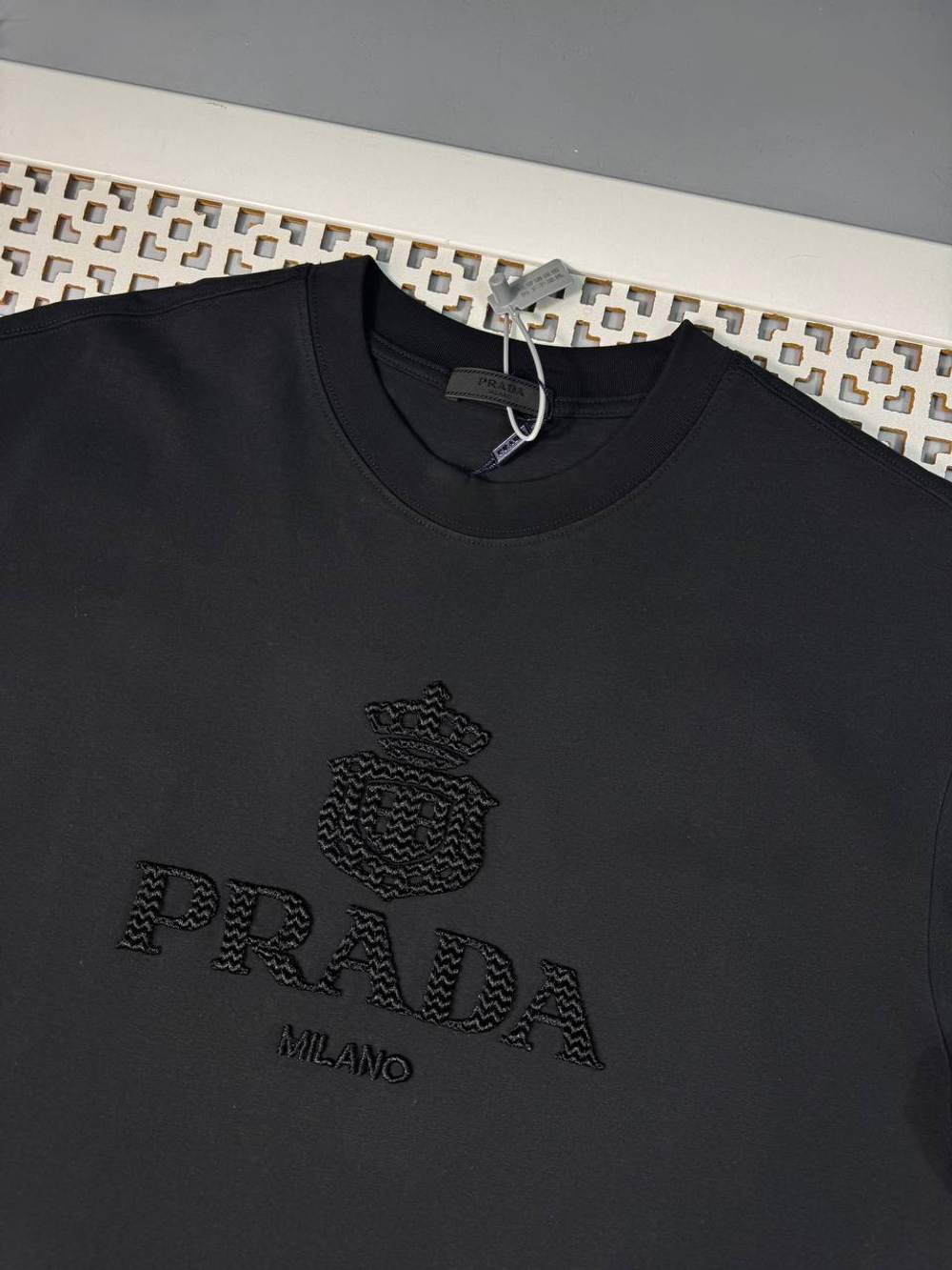 Футболка Prada