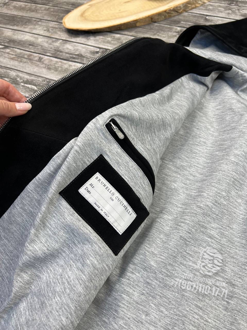 Замшевая куртка с капюшоном Brunello Cucinelli