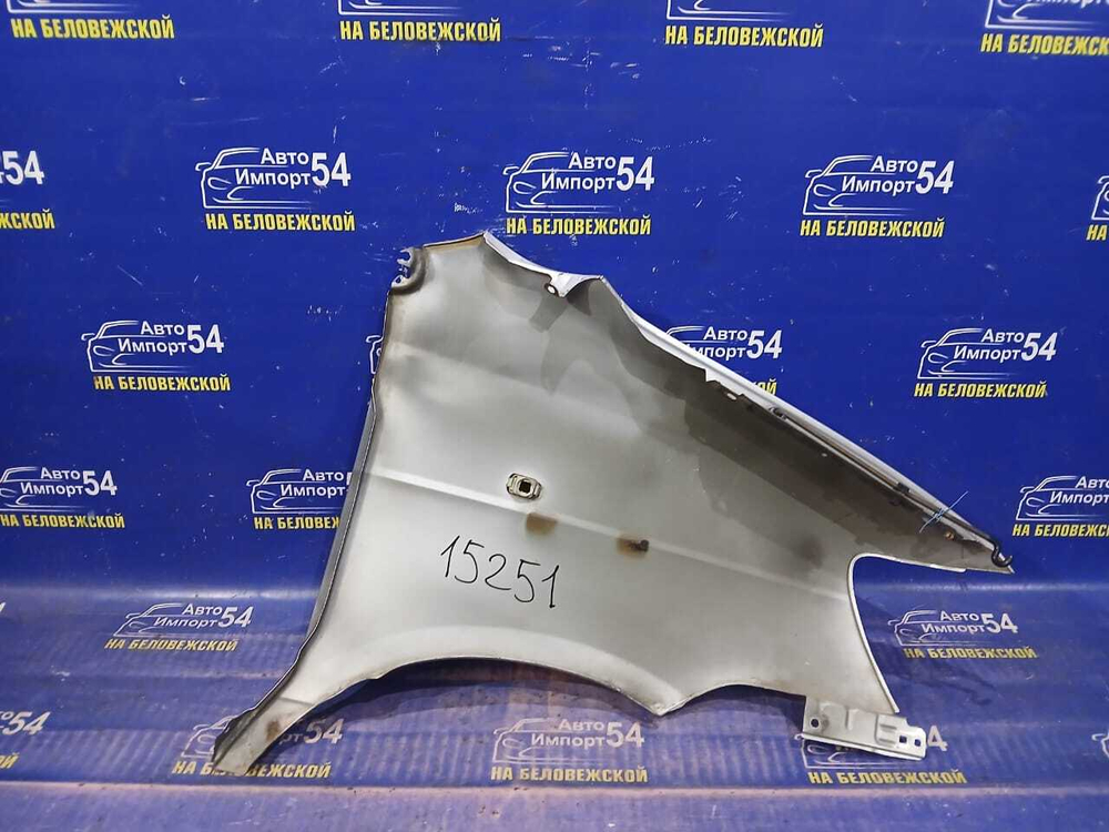Крыло переднее левое TOYOTA LITEACE NOAH 1996-2007