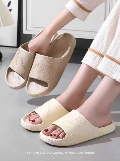 Шлёпанцы Paul Frank The letters (Milk)