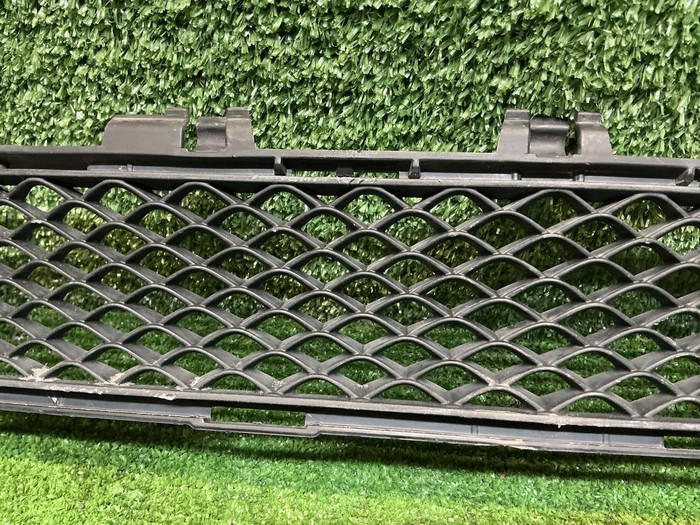 Решетка переднего бампера Mercedes E W213 (20-23)