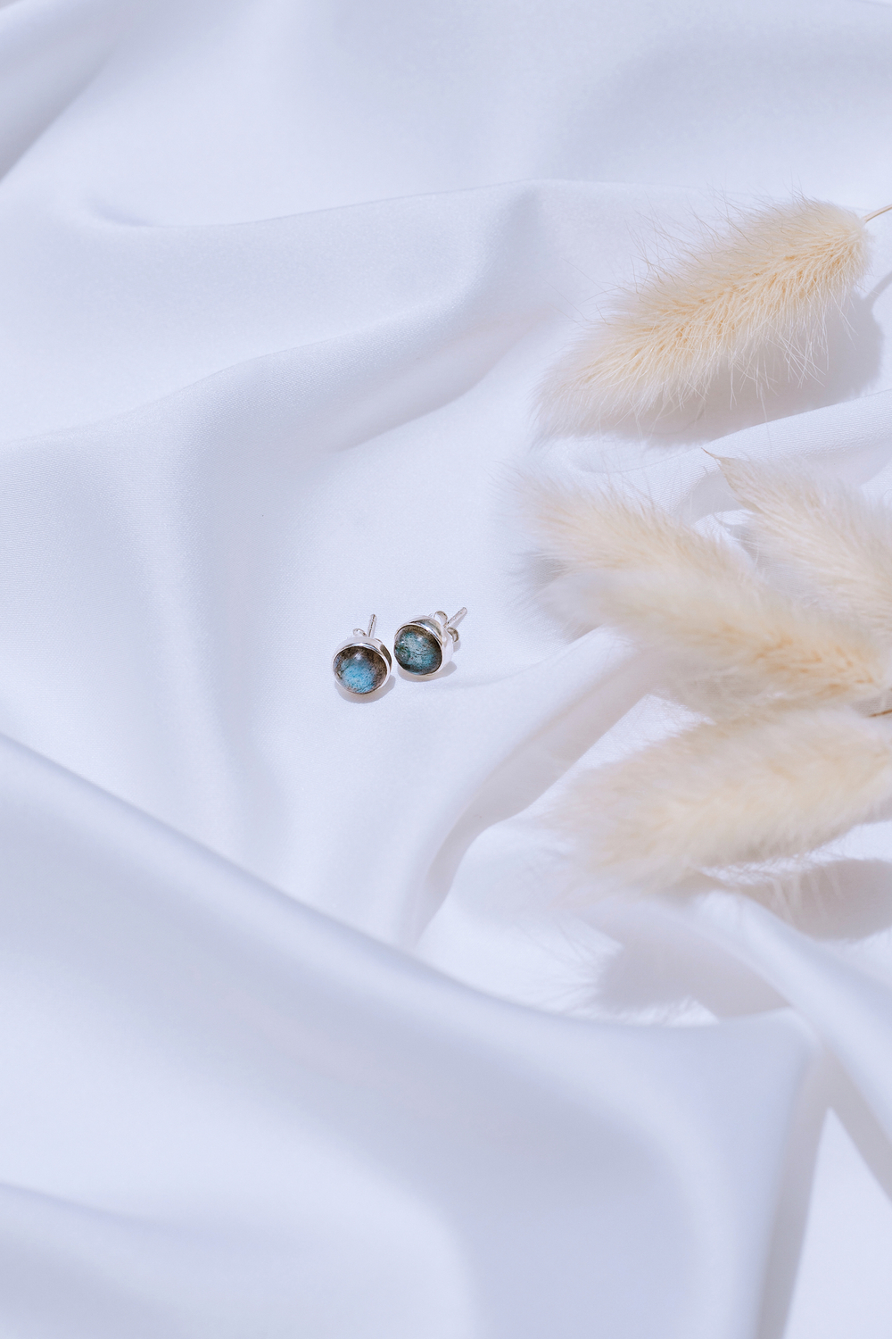 Серьги-пусеты с лабрадоритом