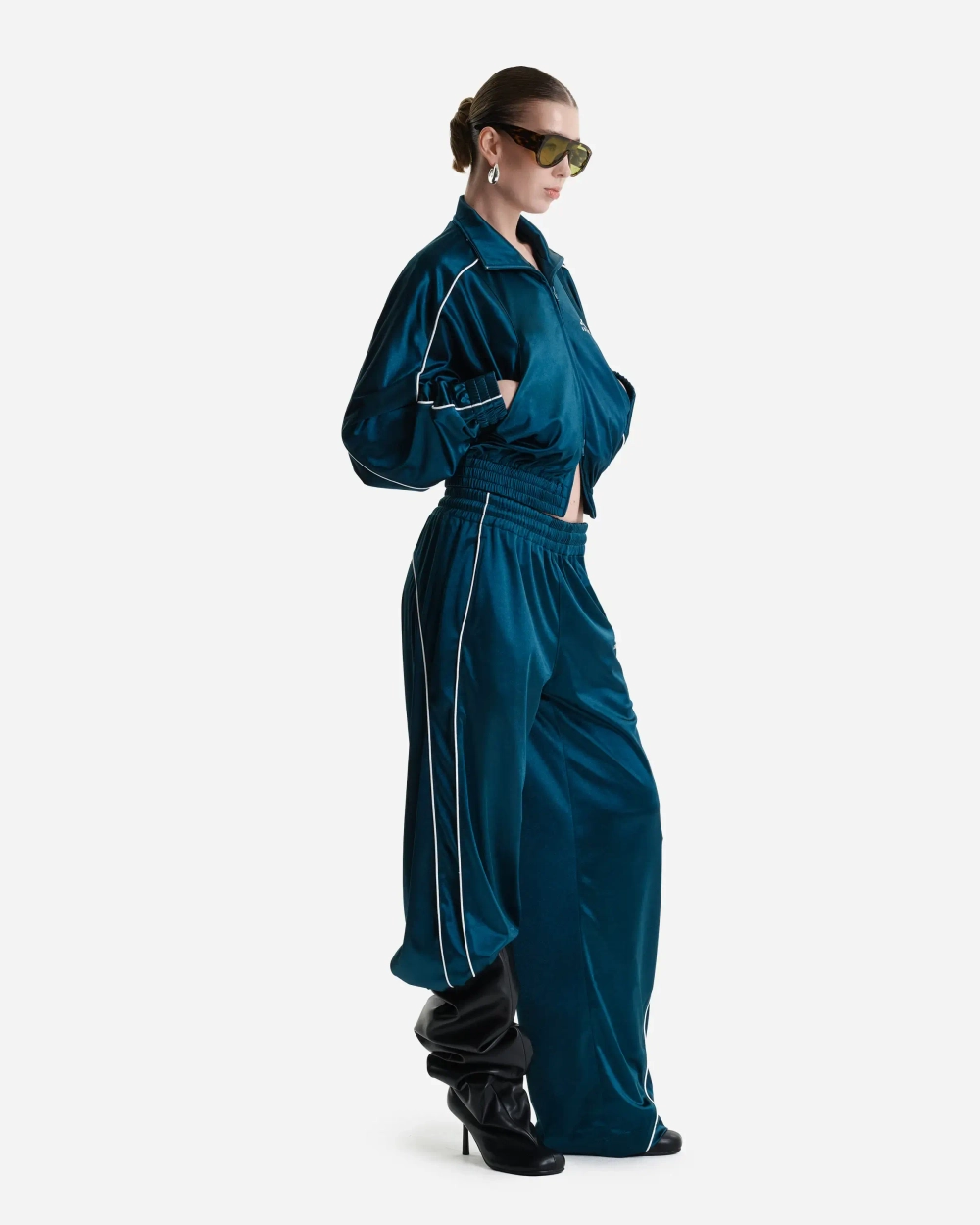 Брюки с кантом