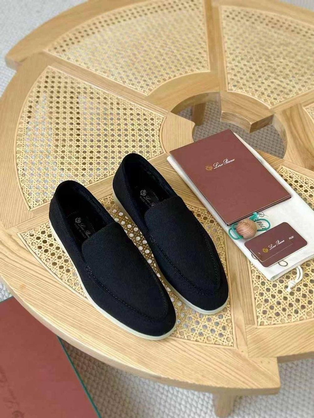 Лоферы Loro Piana Summer Walk с мехом