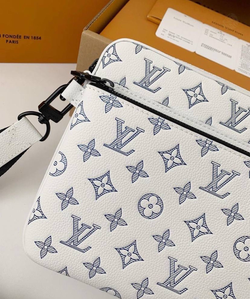 Сумка через плечо/мессенджер Louis Vuitton Trio