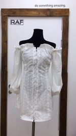 Платье со шнуровкой из шитья на подкладе