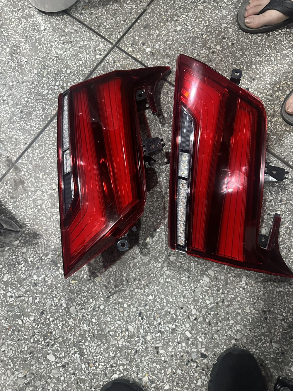 Задний фонарь (левый/правый) Toyota Alphard/Vellfire 2016-2022 LED