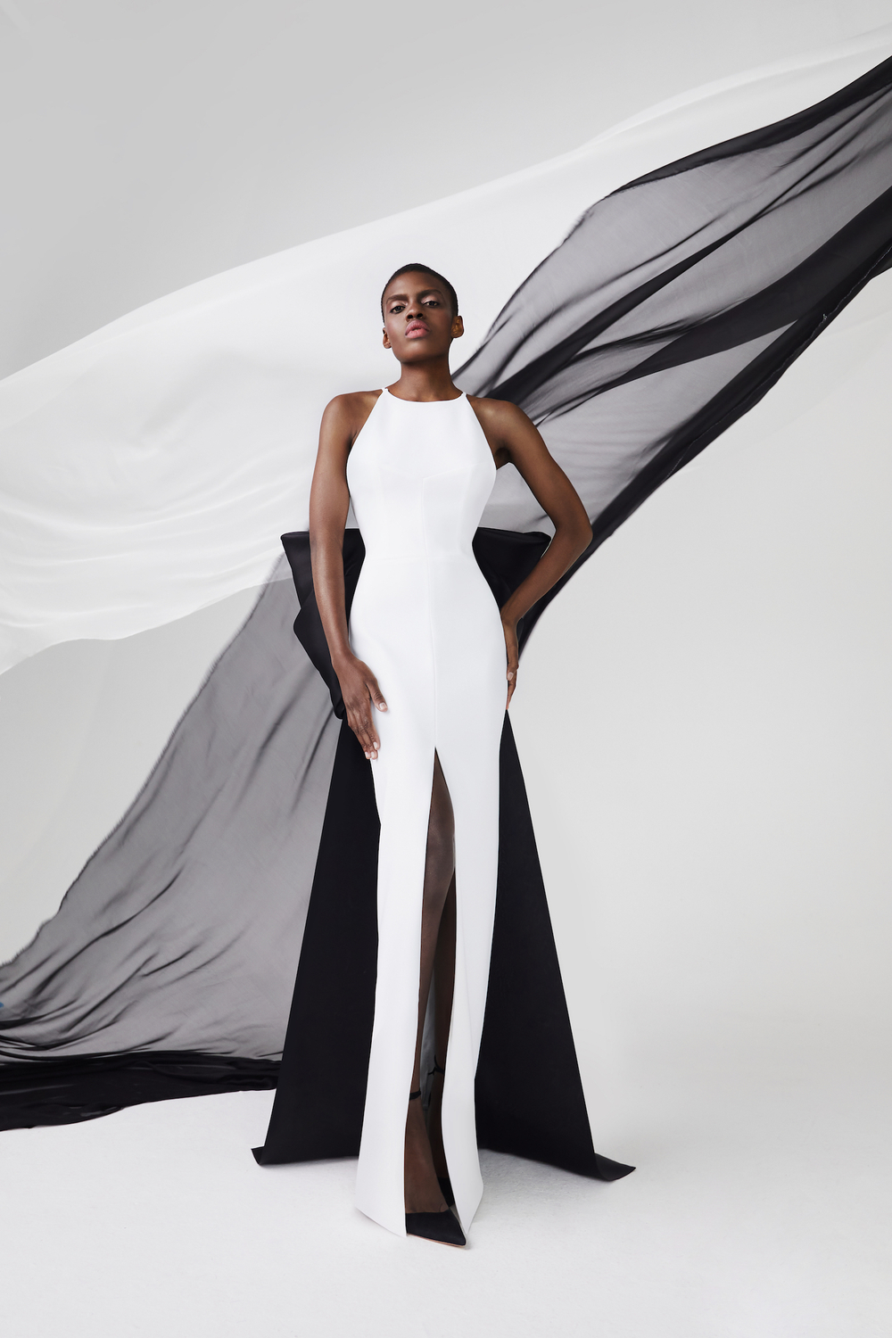 Платье макси из крепа с бантом из органзы