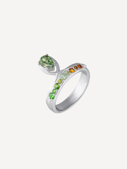 Кольцо из серебра со вставками из демантоидов