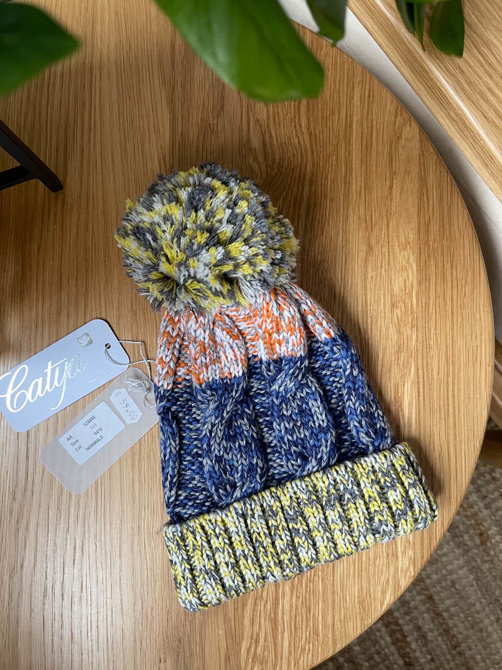 Новая шапка Catya, 98