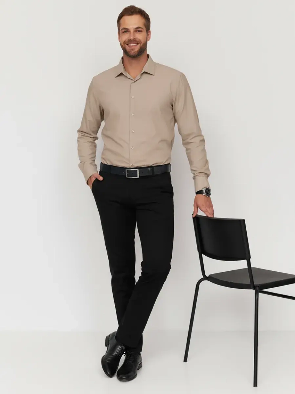 Рубашка классическая с длинным рукавом приталенная