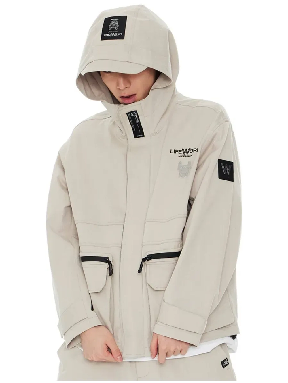 Куртка с капюшоном и карманами